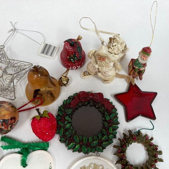 Variety of Christmas Tree Ornaments Lot of 23 - Picture 3 of 9